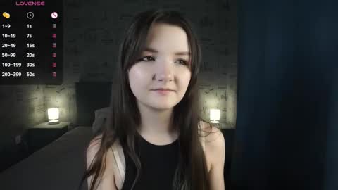 Snapshot of em1ly_e chatting on 10/17/25, 09:28 Emily online show from 10/17/25, 09:28