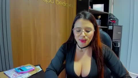 Snapshot of ema_04 chatting on 12/17/25, 06:25 Estefany Martinez Acua INSTAGRAM ema 04oficial online show from 12/17/25, 06:25