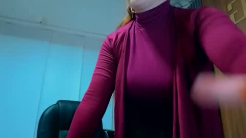 Snapshot of ema_04 chatting on 02/04/26, 03:51 Estefany Martinez Acua INSTAGRAM ema 04oficial online show from 02/04/26, 03:51