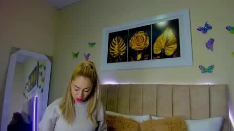 Snapshot of ema_garciaa chatting on 09/28/25, 10:42 ema garcia  online show from 09/28/25, 10:42