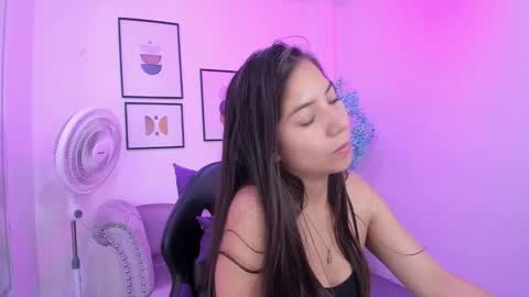 Ema louisx  online show from 12/04/24, 11:52