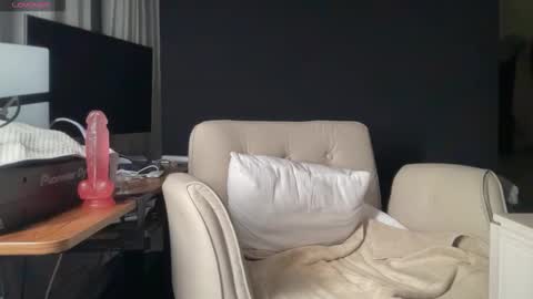 Snapshot of ema_lov3 chatting on 01/13/26, 02:06 Ema Love online show from 01/13/26, 02:06