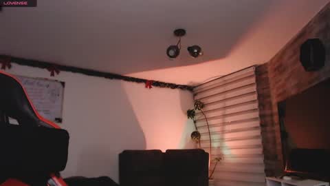 Snapshot of ema_ploxx chatting on 01/13/25, 04:18 ema_ploxx online show from 01/13/25, 04:18
