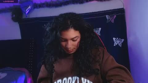 ema_ploxx online show from 04/17/26, 02:36