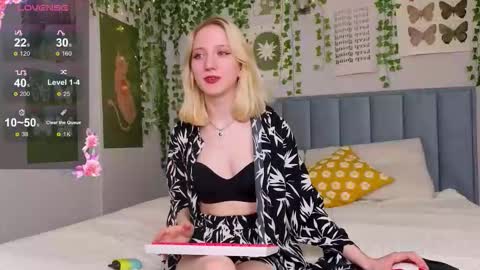 Snapshot of emacalim_ chatting on 12/05/25, 12:03 Emma online show from 12/05/25, 12:03