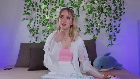 Snapshot of emacalim_ chatting on 03/28/26, 02:55 Emma online show from 03/28/26, 02:55