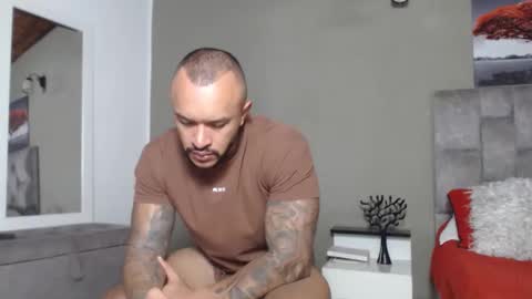 Snapshot of emanuelspencer chatting on 04/25/26, 05:10 emanuelspencer online show from 04/25/26, 05:10