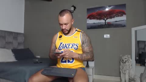 Snapshot of emanuelspencer chatting on 05/24/26, 04:06 emanuelspencer online show from 05/24/26, 04:06