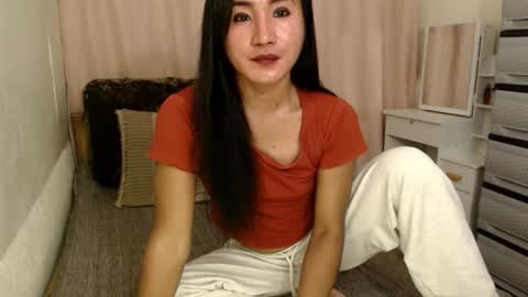 Snapshot of emarie91 chatting on 02/13/25, 01:26 Trans cummer online show from 02/13/25, 01:26