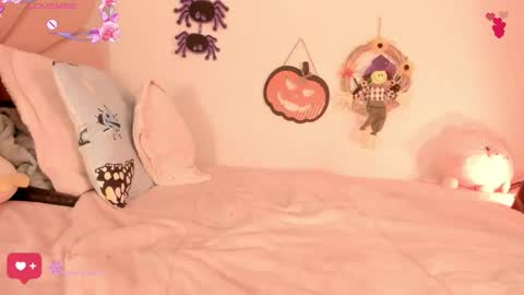 Ana  online show from 10/27/25, 08:02