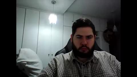 embarrassed_str8_3incher online show from 05/13/26, 11:22