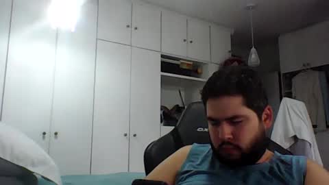embarrassed_str8_3incher online show from 08/05/26, 07:49