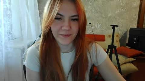 Snapshot of ember__fox chatting on 05/25/26, 10:54 ember__fox online show from 05/25/26, 10:54