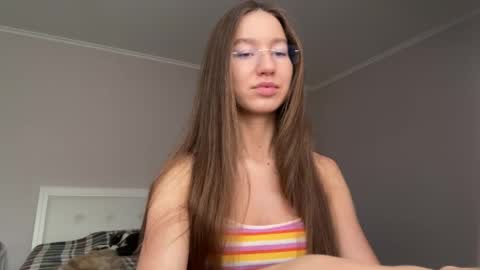 Snapshot of emberfamn chatting on 05/27/26, 01:52 Alina online show from 05/27/26, 01:52