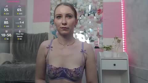 Snapshot of emberluna_ chatting on 05/12/26, 07:05 Ember online show from 05/12/26, 07:05