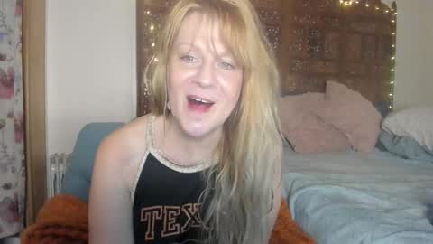 Ember Pheonixxx online show from 10/19/25, 12:33