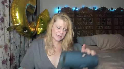 Ember Pheonixxx online show from 11/20/25, 04:23