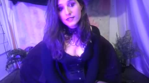 Ellie online show from 01/18/25, 02:03