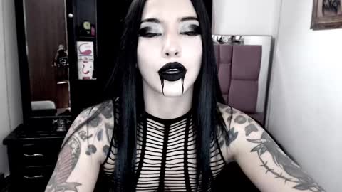 Snapshot of emearld_black chatting on 01/30/25, 09:15 Emerald Black online show from 01/30/25, 09:15