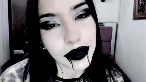 Snapshot of emearld_black chatting on 01/30/25, 12:16 Emerald Black online show from 01/30/25, 12:16