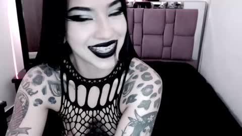 Snapshot of emearld_black chatting on 02/09/25, 06:26 Emerald Black online show from 02/09/25, 06:26