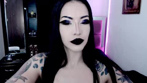 Emerald Black online show from 01/07/26, 06:49