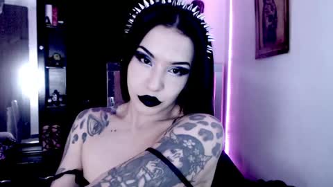 Snapshot of emearld_black chatting on 05/03/26, 03:34 Emerald Black online show from 05/03/26, 03:34