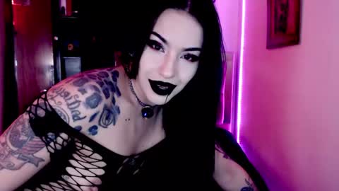 Snapshot of emearld_black chatting on 06/29/26, 04:52 Emerald Black online show from 06/29/26, 04:52