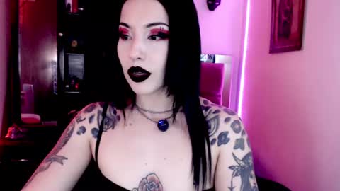 Snapshot of emearld_black chatting on 07/12/26, 05:20 Emerald Black online show from 07/12/26, 05:20