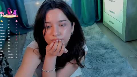 Snapshot of emeliareaper chatting on 03/08/25, 04:56 Emelia online show from 03/08/25, 04:56