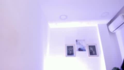 emelie_89 online show from 09/19/25, 11:55