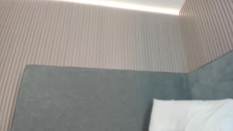 emelie_89 online show from 12/02/25, 12:21