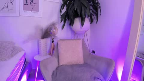 Emely online show from 03/09/25, 12:20