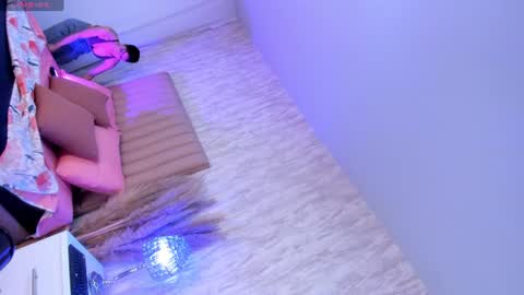 Snapshot of emely_florence_ chatting on 06/11/26, 12:32 Emely Florence online show from 06/11/26, 12:32