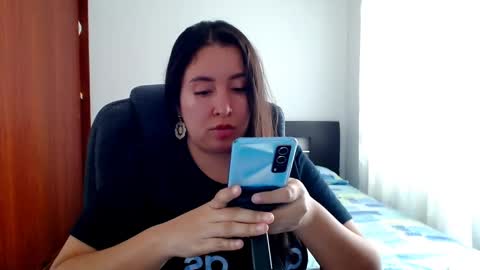 Snapshot of emely_sexx chatting on 09/08/25, 04:50 emely_sexx online show from 09/08/25, 04:50