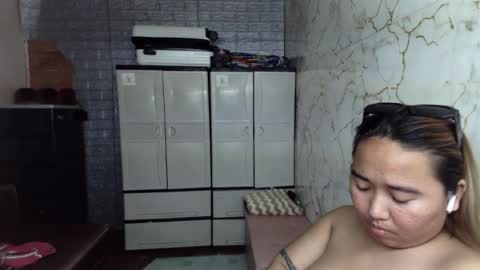 Snapshot of emely_slutxxx chatting on 07/14/26, 10:21 Emely online show from 07/14/26, 10:21
