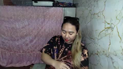 Snapshot of emely_slutxxx chatting on 07/18/26, 11:14 Emely online show from 07/18/26, 11:14