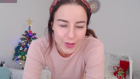 Snapshot of emerald_kittycat chatting on 01/17/25, 11:38 just me online show from 01/17/25, 11:38