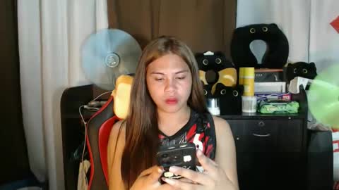 Chelle  dont forget to folloe me and thumps up online show from 11/23/25, 02:50