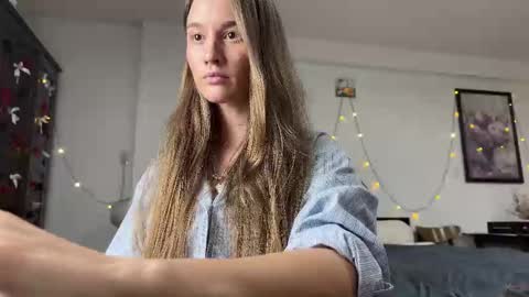 emi__ly online show from 02/24/26, 12:36