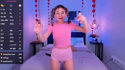 Snapshot of emi_joy chatting on 02/17/25, 03:31 Emily follow me online show from 02/17/25, 03:31