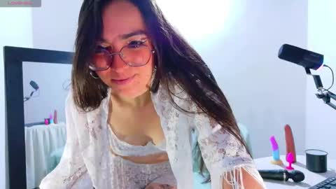 Emmily Roberts online show from 10/14/25, 03:40