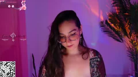 Snapshot of emi_roberts chatting on 07/23/26, 01:58 Emmily Roberts online show from 07/23/26, 01:58