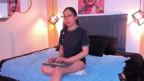 Emi online show from 03/05/26, 03:13