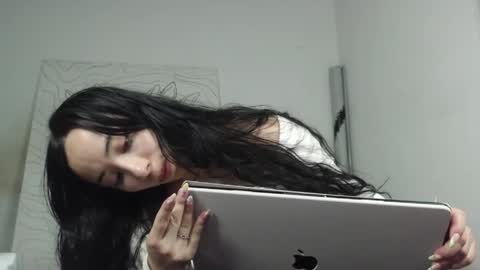 Snapshot of emiantonella_ chatting on 05/02/26, 12:59 Antonella online show from 05/02/26, 12:59
