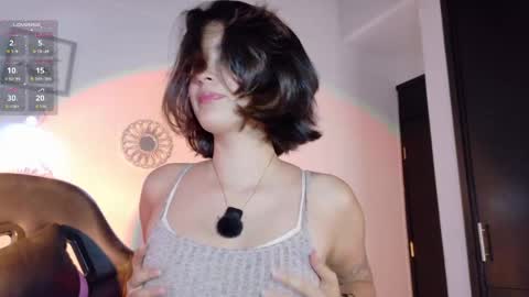 Snapshot of emicute_ chatting on 05/19/26, 02:18 online show from 05/19/26, 02:18