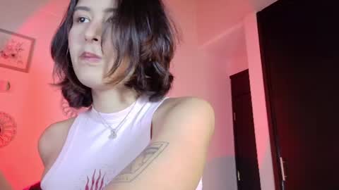 Snapshot of emicute_ chatting on 06/17/26, 02:03 online show from 06/17/26, 02:03