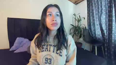 Emilia Gomez online show from 03/11/25, 09:26