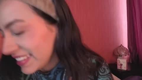 Emilia Gomez online show from 11/04/25, 01:10