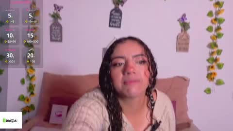 Snapshot of emiily_curly chatting on 06/06/26, 09:03 Emily online show from 06/06/26, 09:03